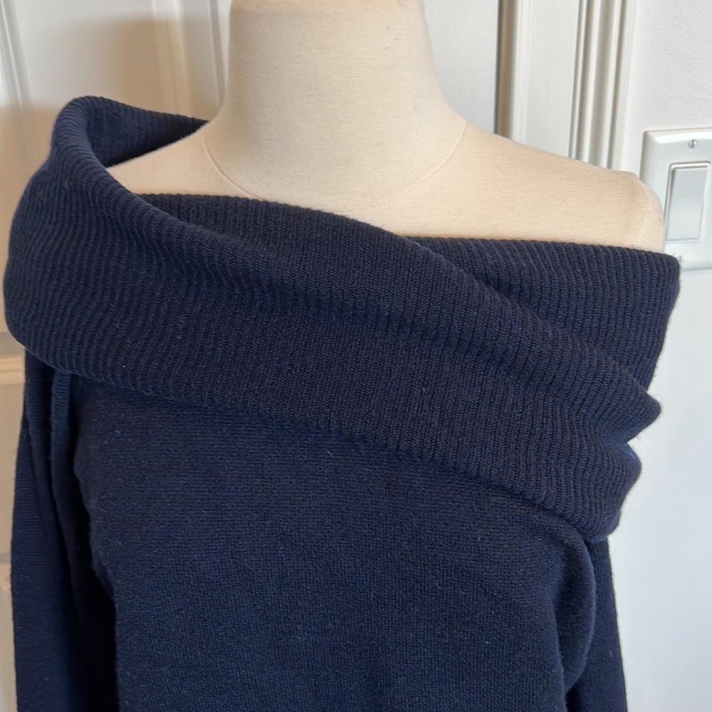 Sweater - Picture 4 of 7